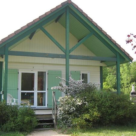Village-Chalets Le Ru Du Pre Deux Rivieres Exterior photo