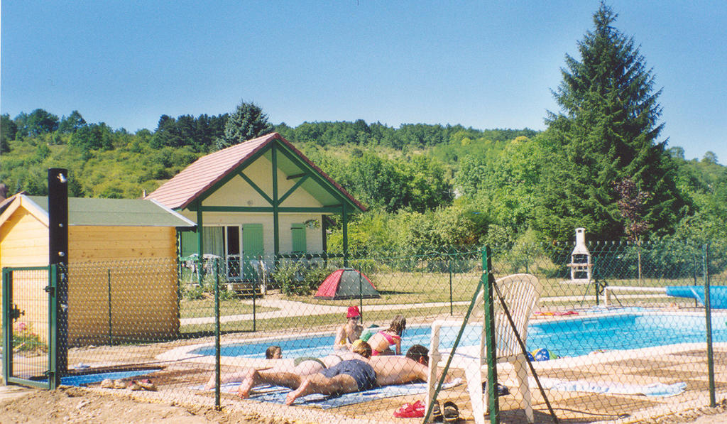 Village-Chalets Le Ru Du Pre Deux Rivieres Exterior photo